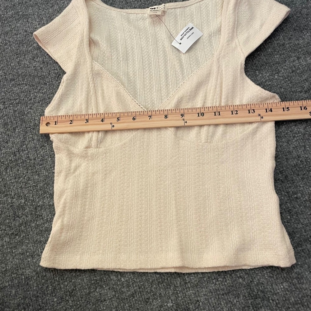 NWT Billabong Babydoll Cropped T Shirt Large Cream Ribbed Capped Sleeves Cottage - Picture 4 of 8